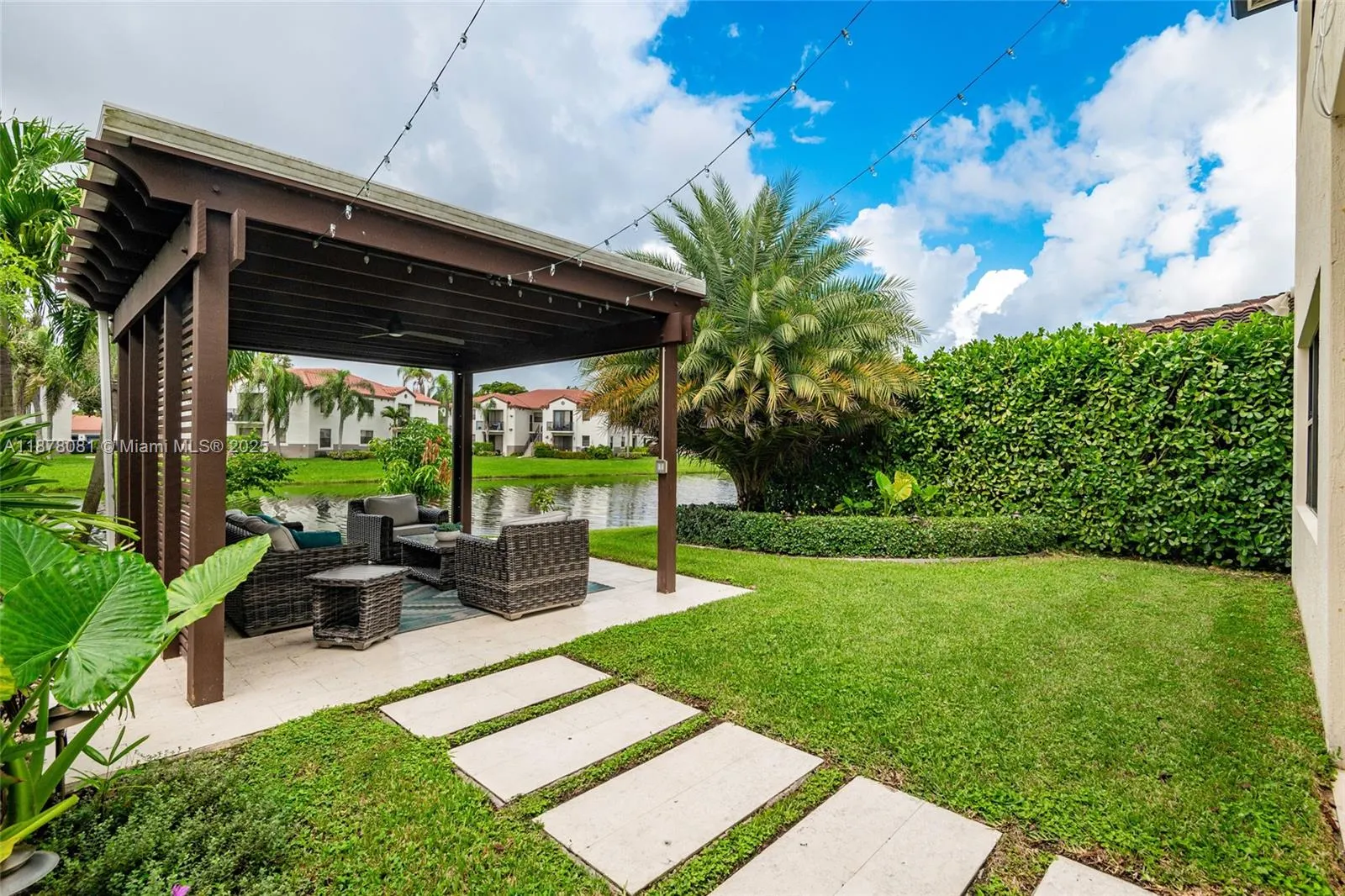 11816 SW 13th Ct