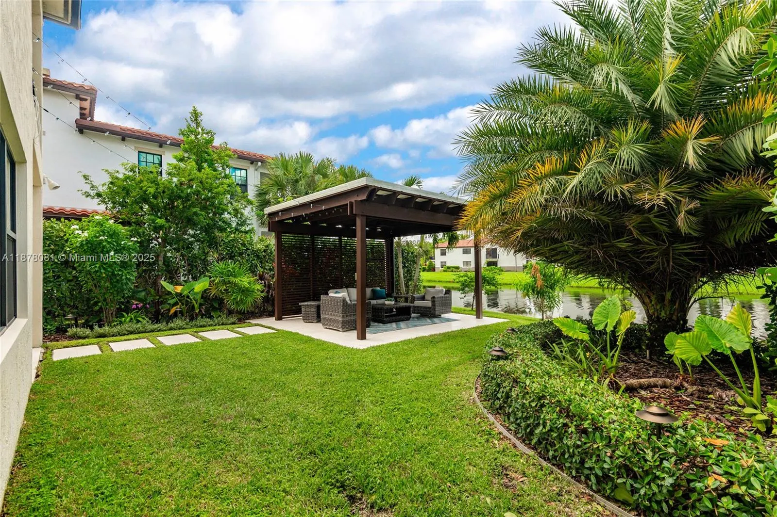 11816 SW 13th Ct