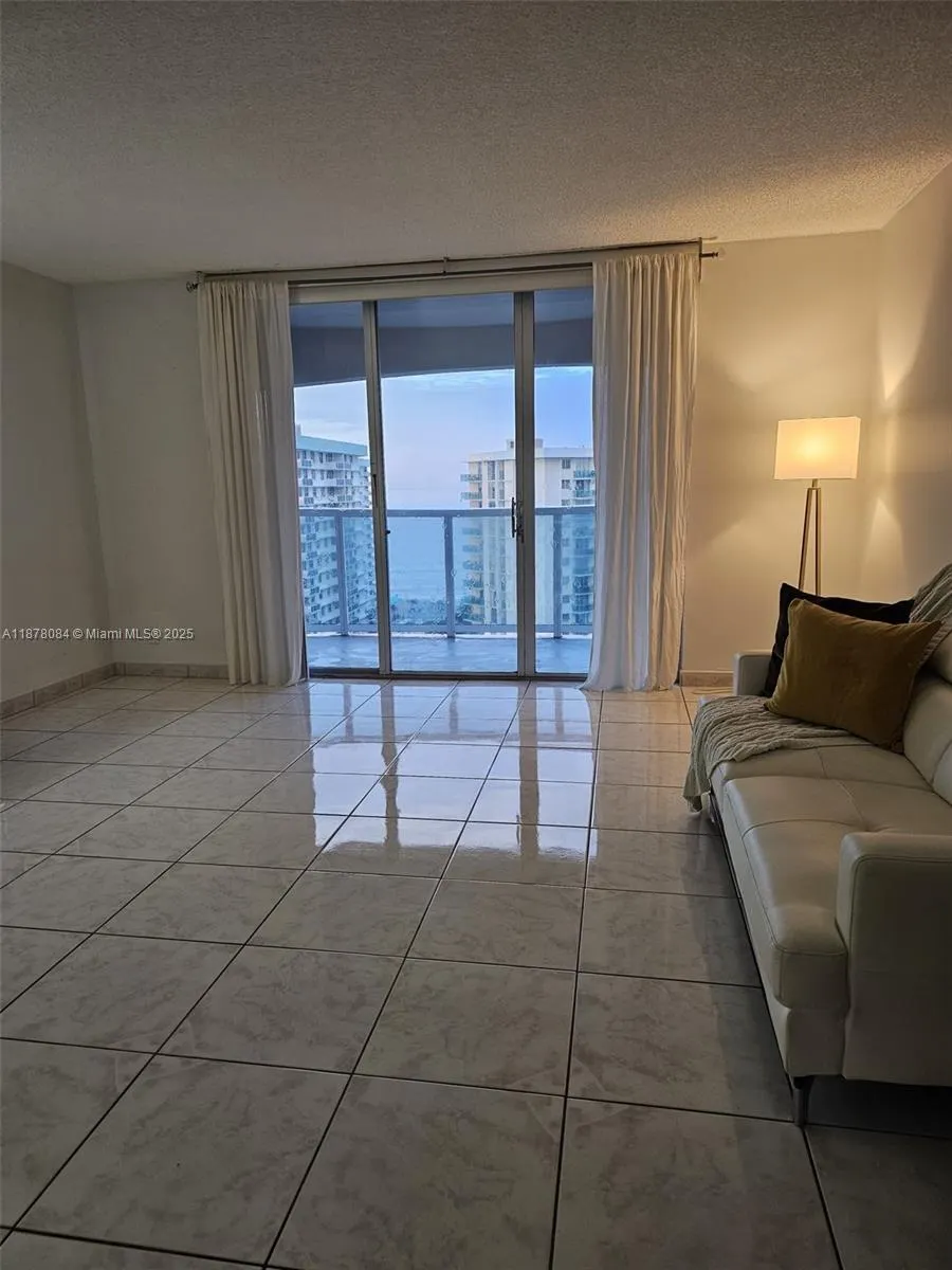 3800 S Ocean Dr, #1518