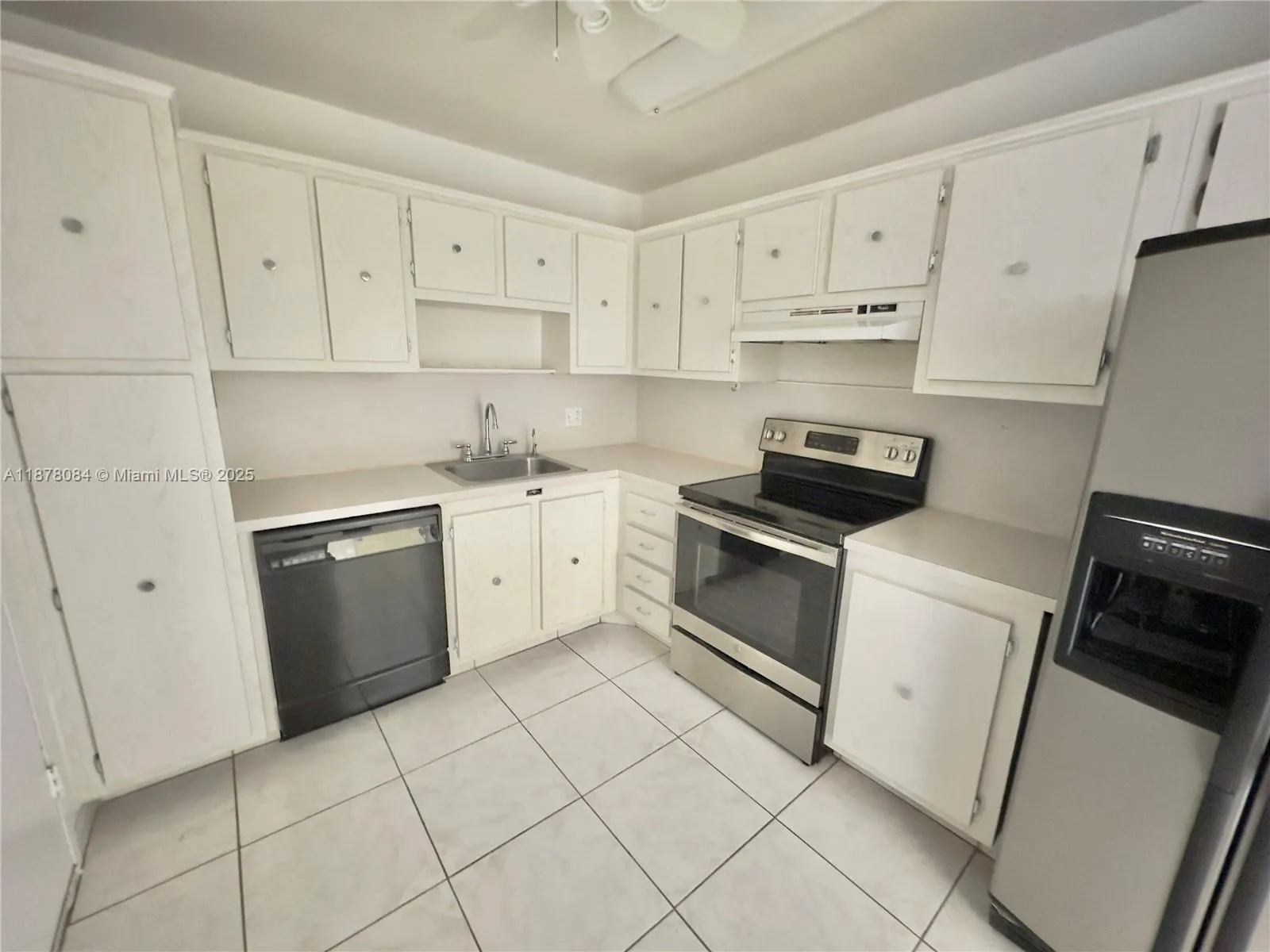 3800 S Ocean Dr, #1518