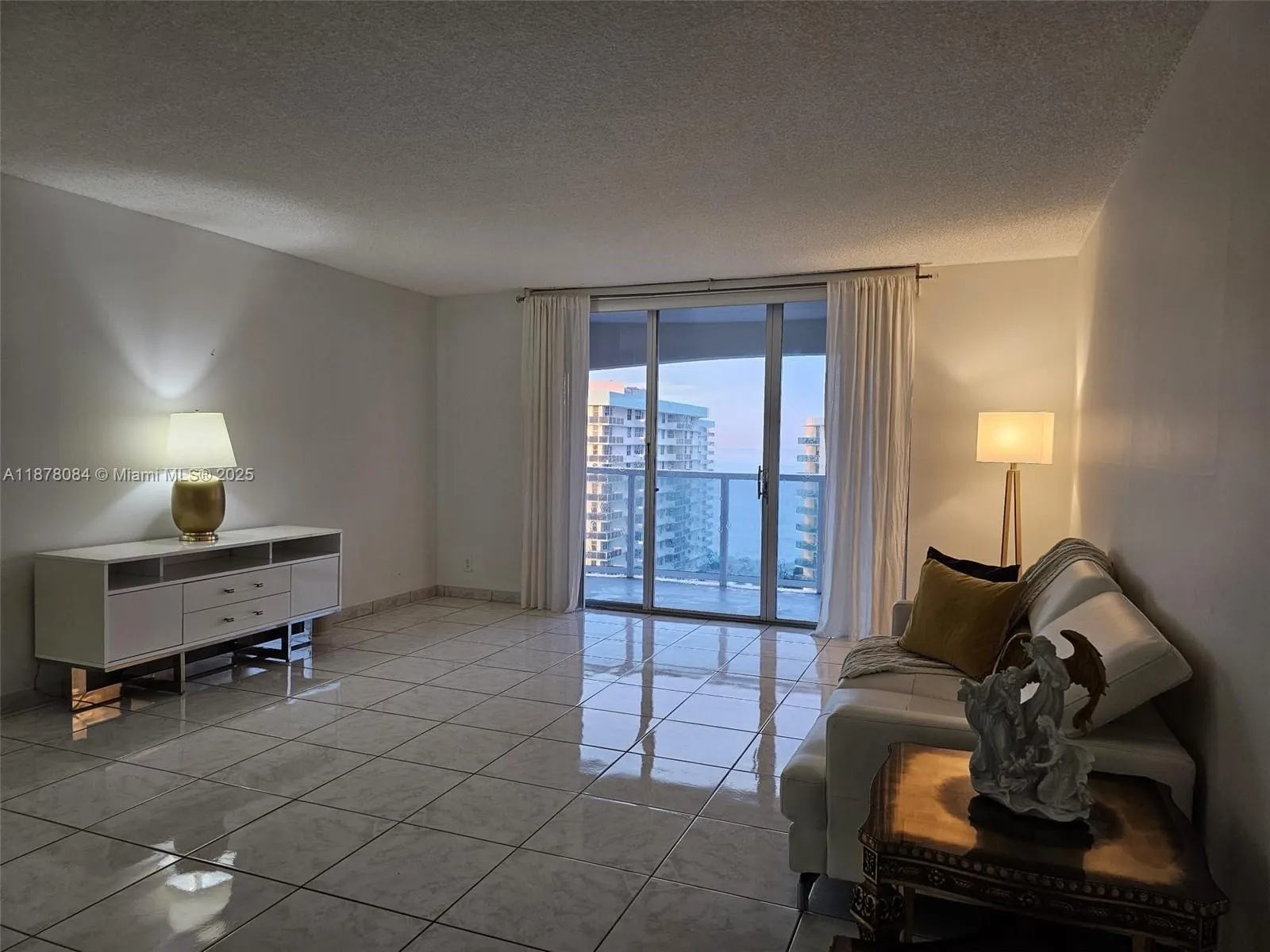 3800 S Ocean Dr, #1518