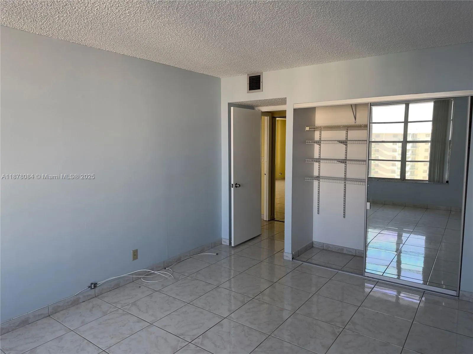 3800 S Ocean Dr, #1518