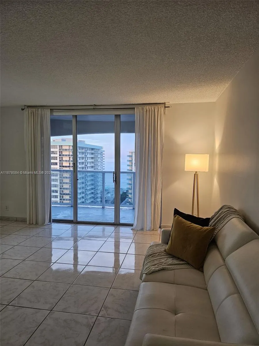 3800 S Ocean Dr, #1518