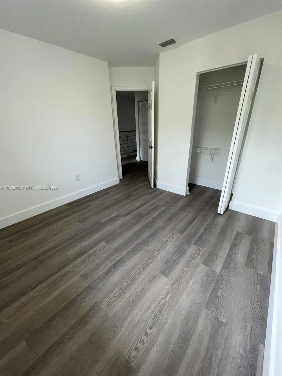 5725 NW 114th Path, #106