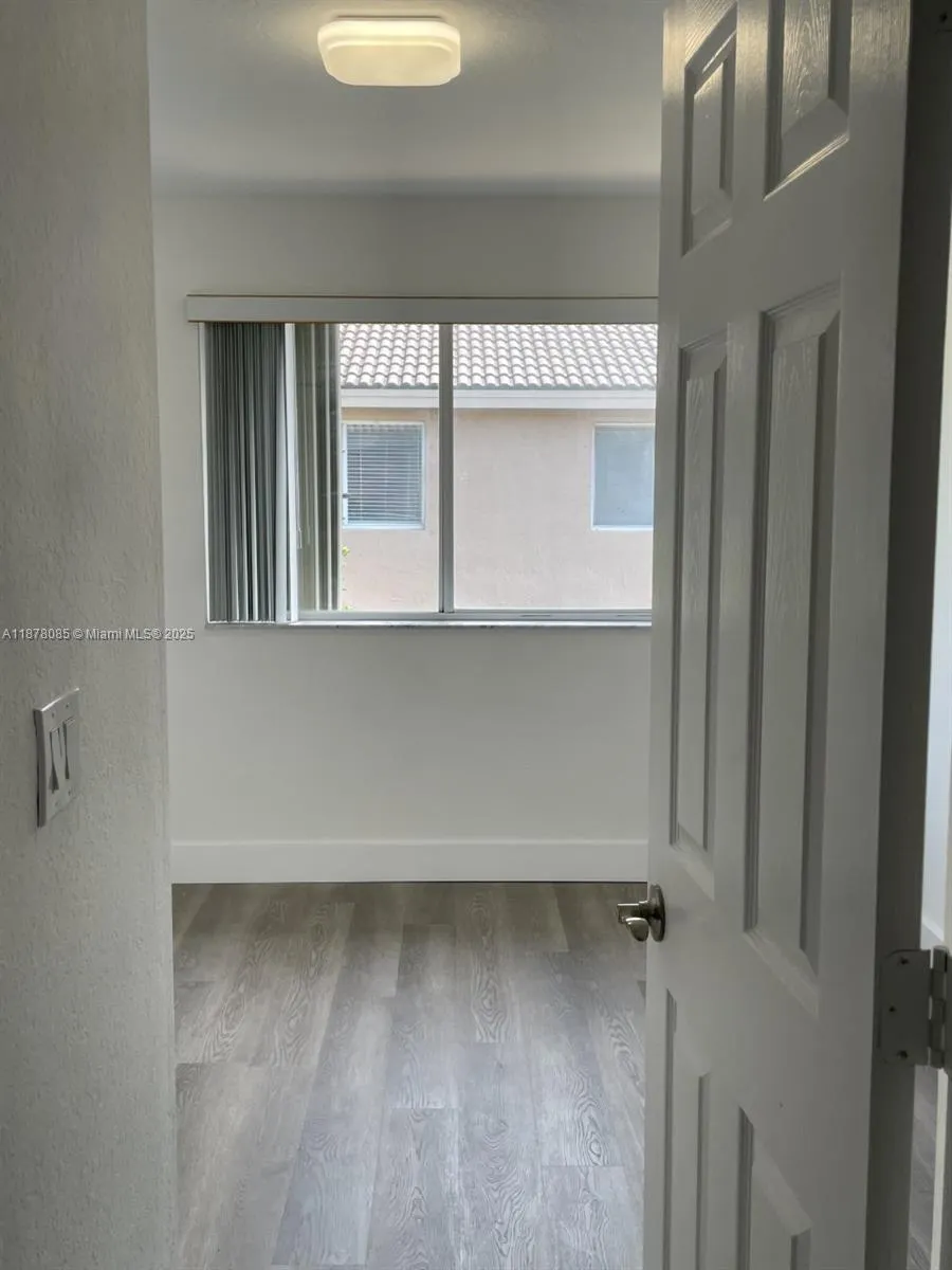 5725 NW 114th Path, #106