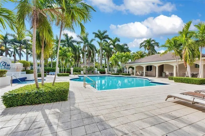 5725 NW 114th Path, #106