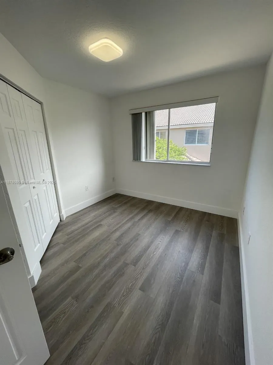5725 NW 114th Path, #106