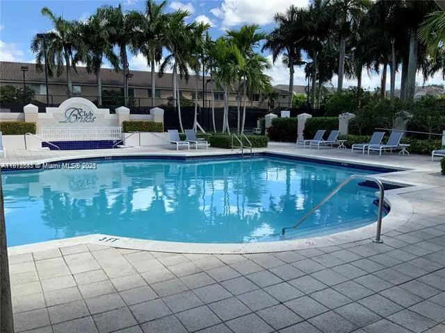 5725 NW 114th Path, #106