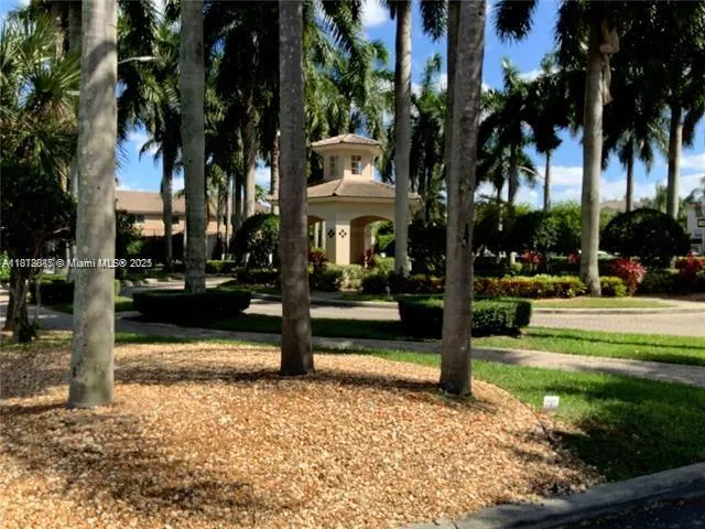 5725 NW 114th Path, #106