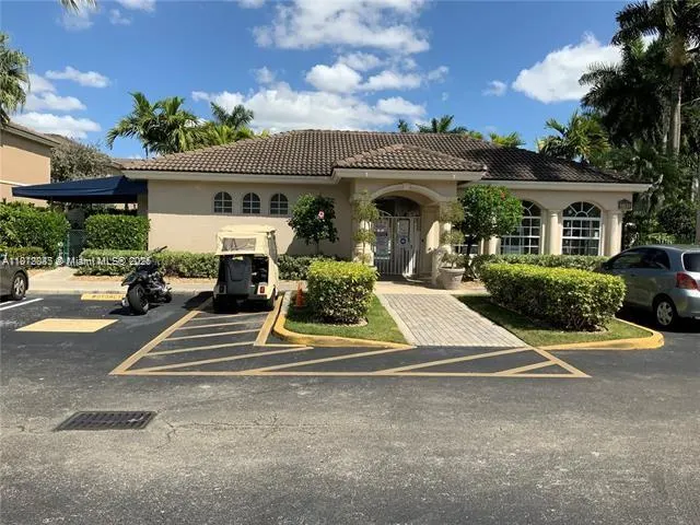 5725 NW 114th Path, #106