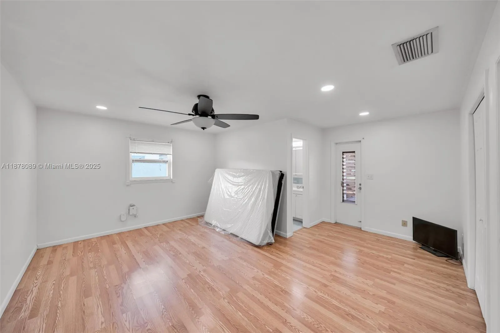 23 Lincoln Ave