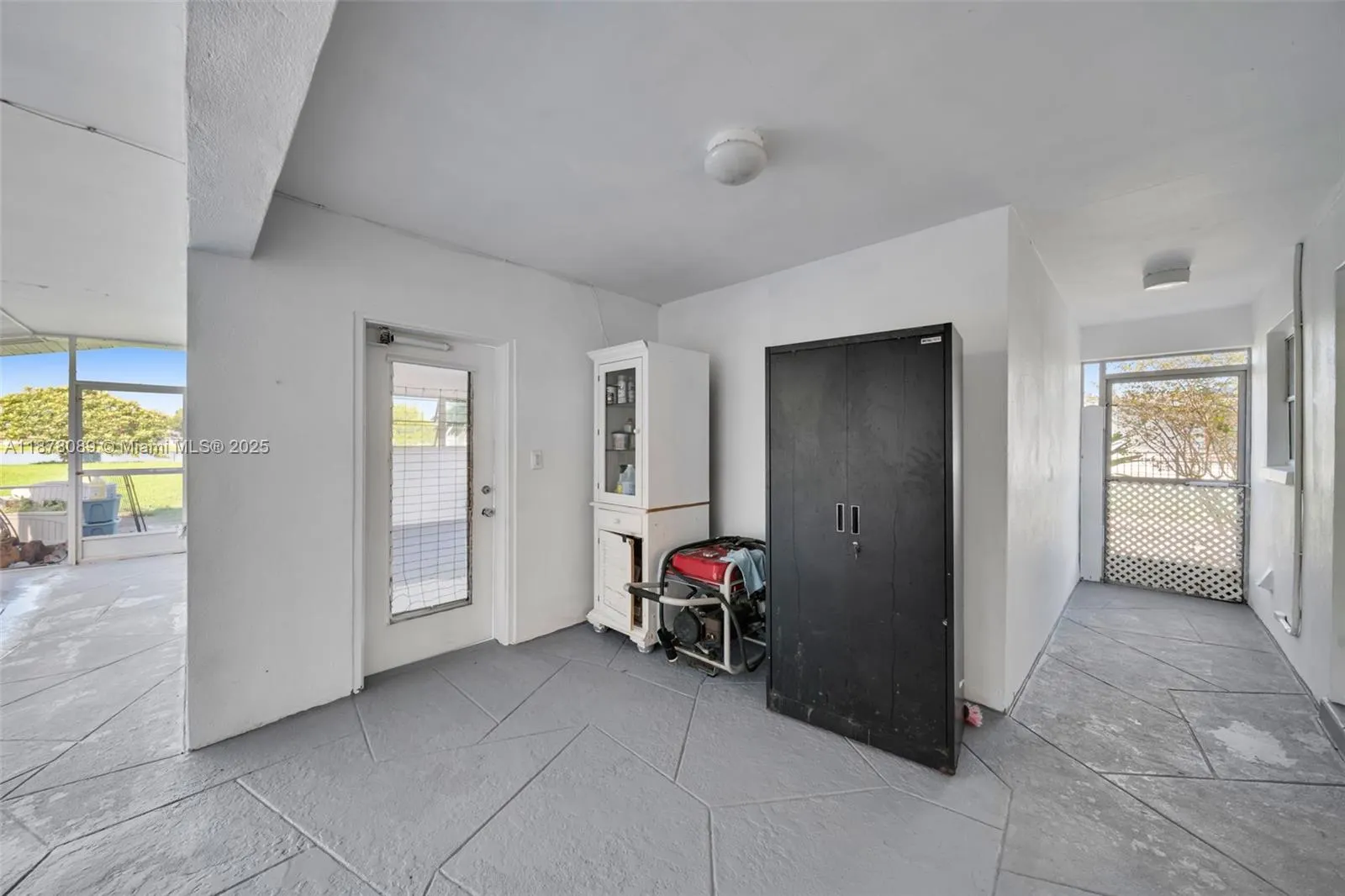 23 Lincoln Ave
