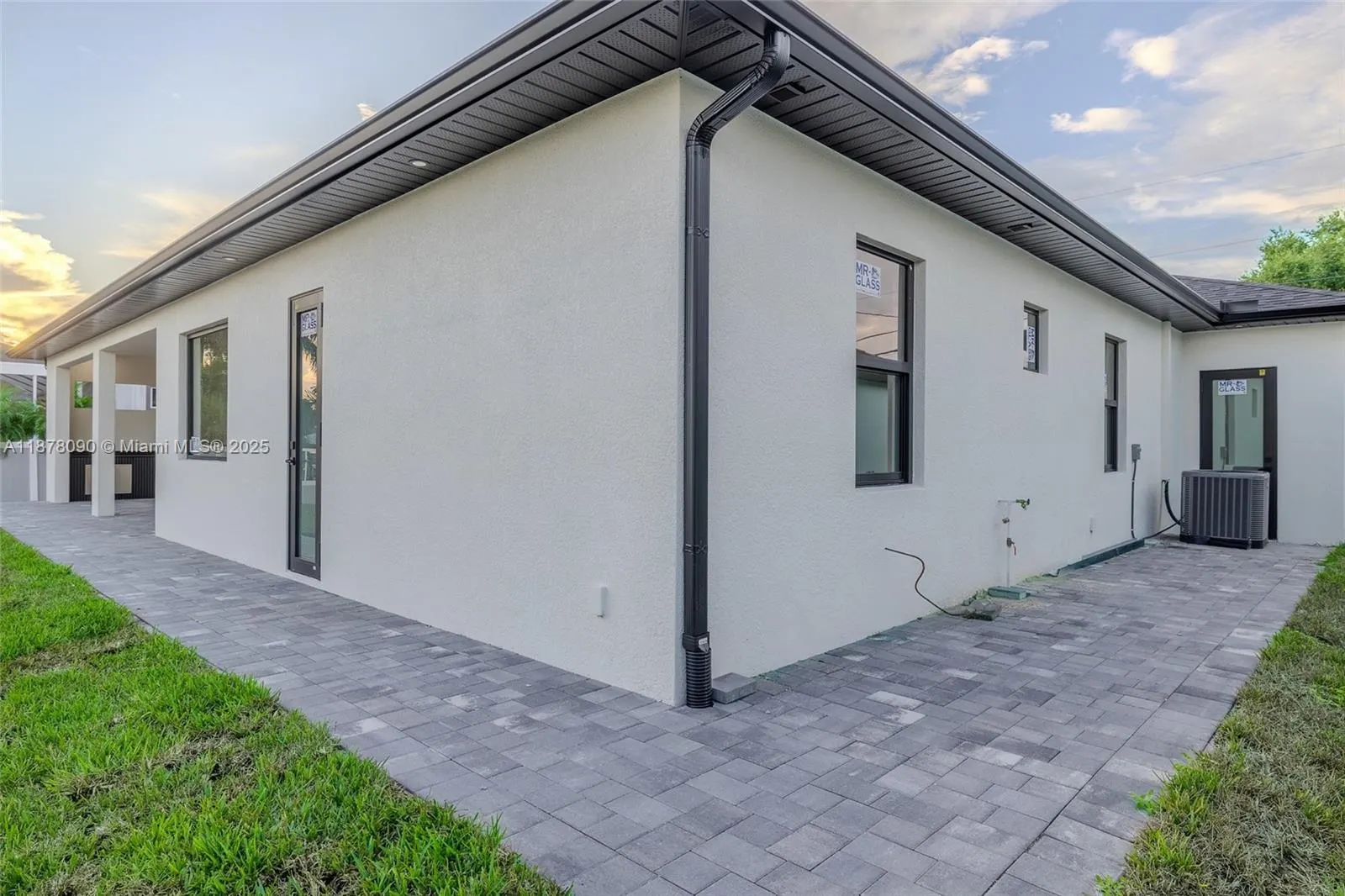 920 SE 5TH TER
