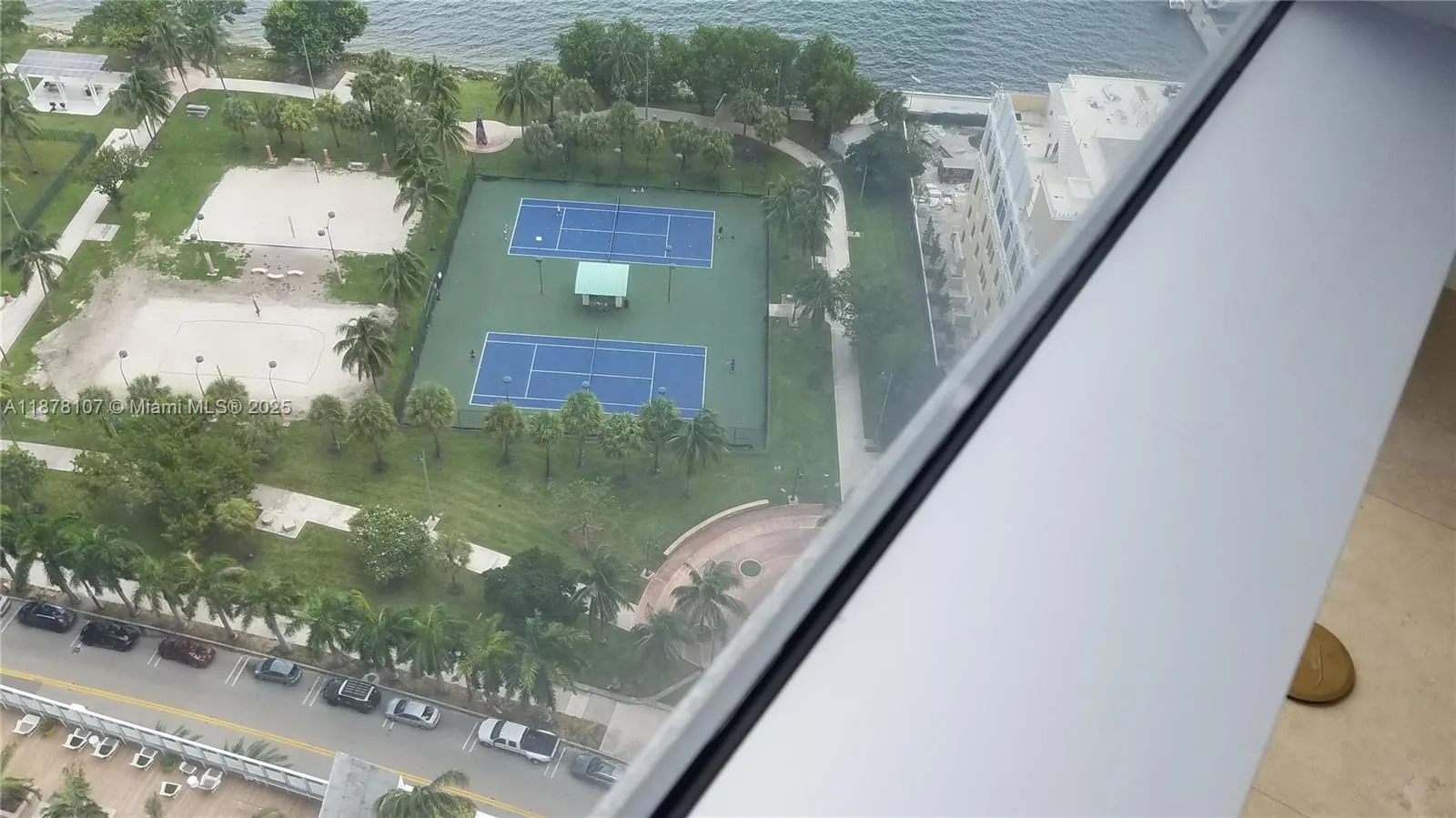 1750 N Bayshore Dr, #2502