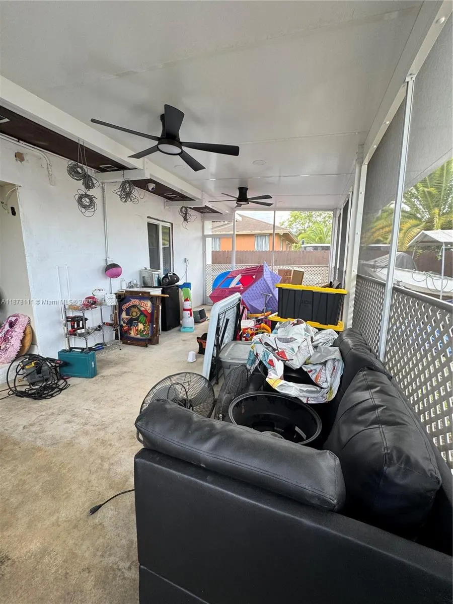 716 SW 11th Ave
