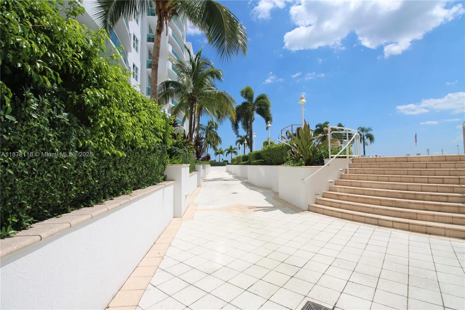 7910 Harbor Island Dr, #1004