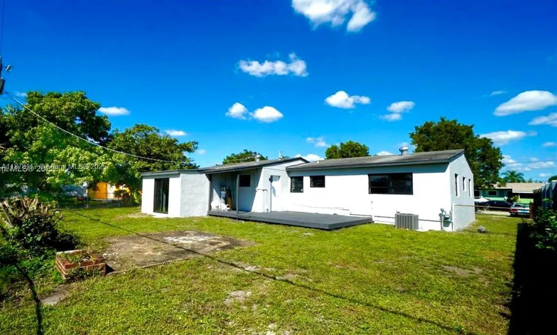 1320 NW 179th St