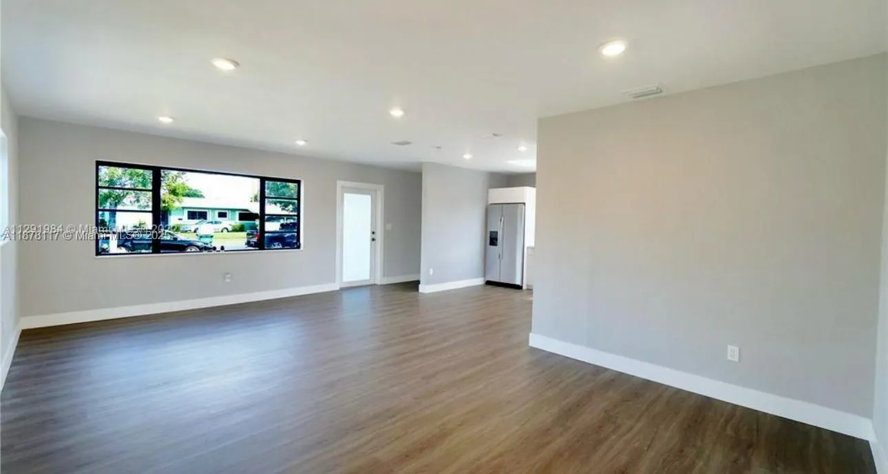 1320 NW 179th St