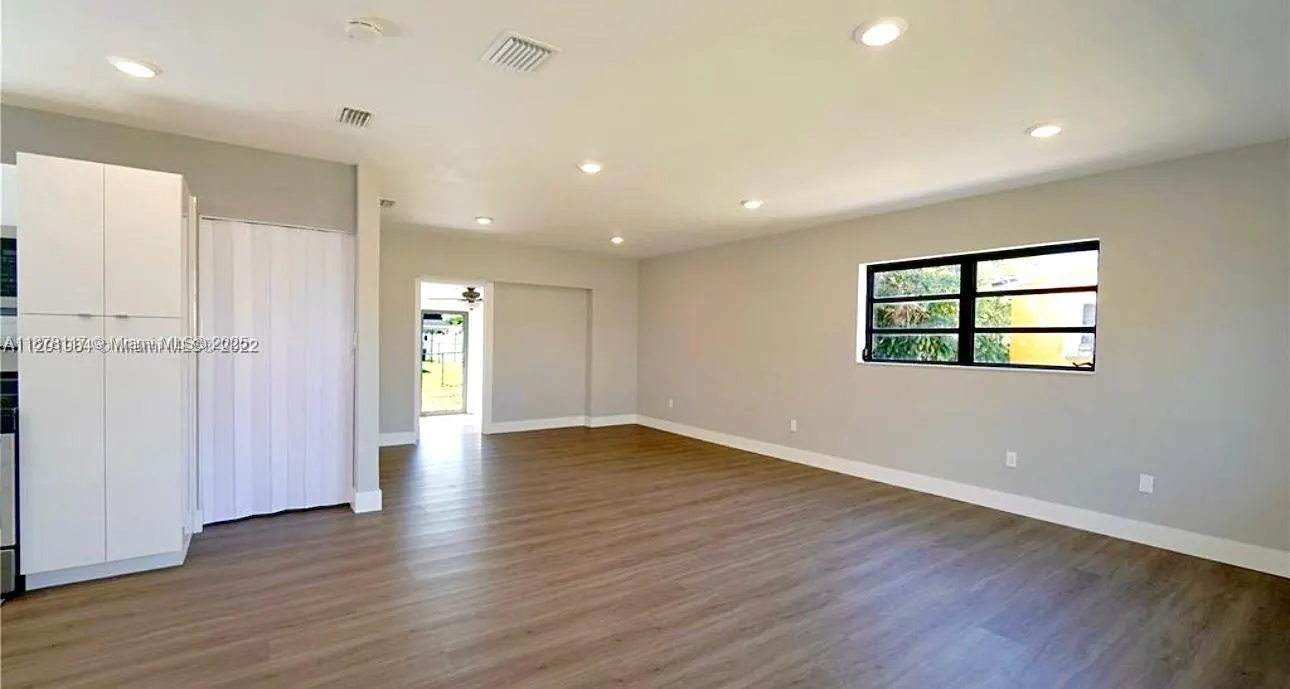1320 NW 179th St