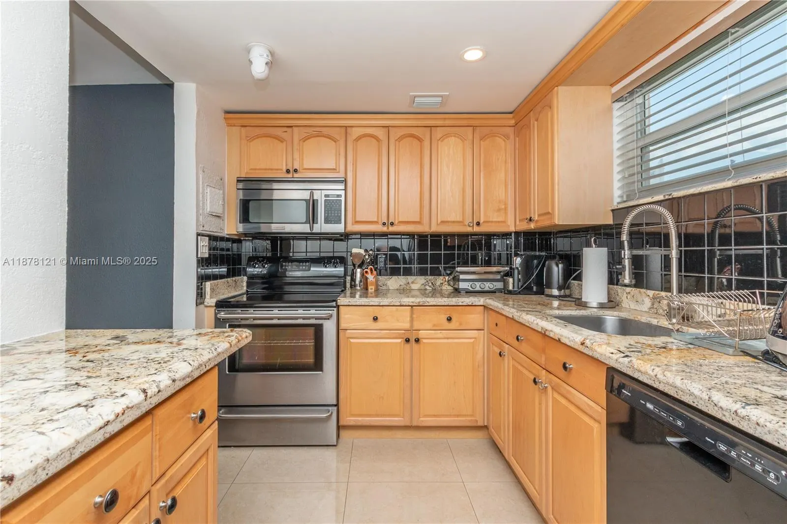 1750 James Ave, #6D