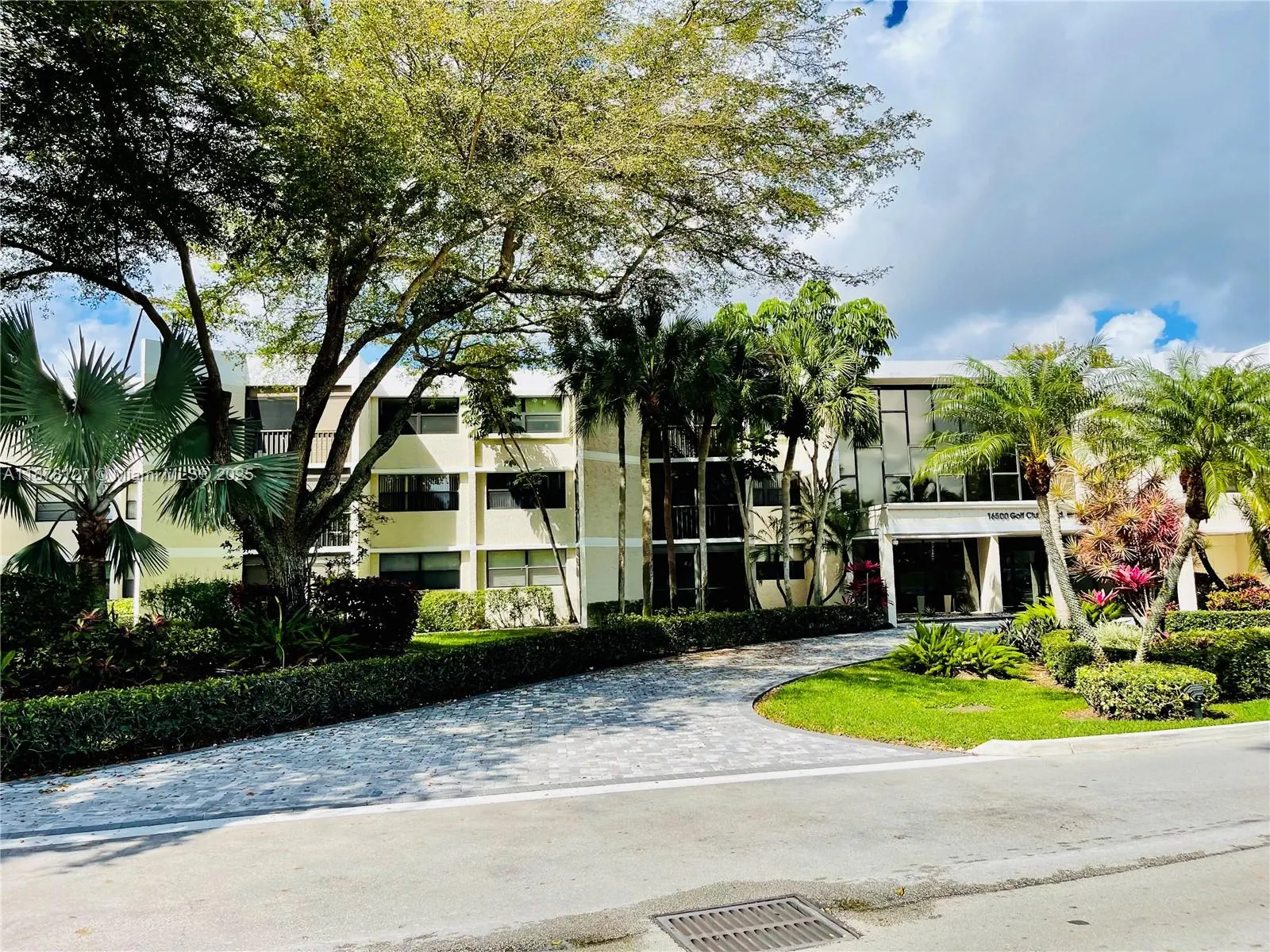 16500 Golf Club Rd, #101