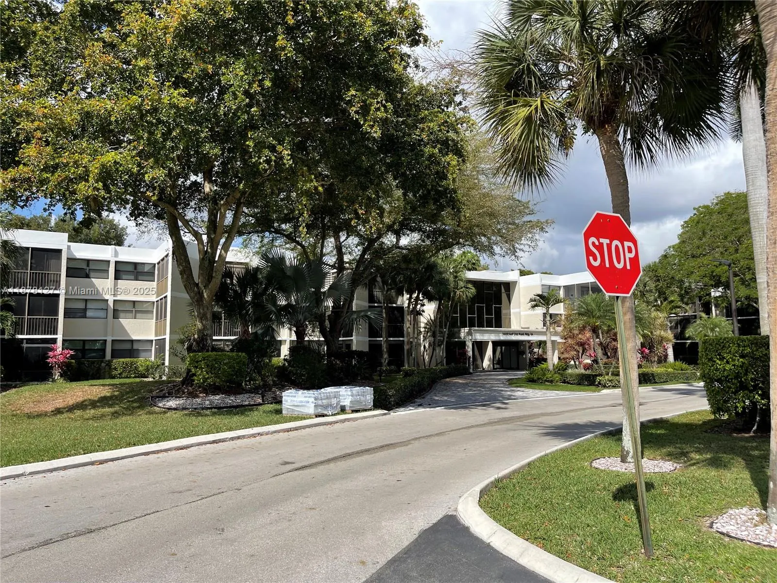 16500 Golf Club Rd, #101
