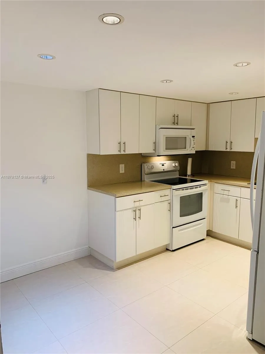 16500 Golf Club Rd, #101