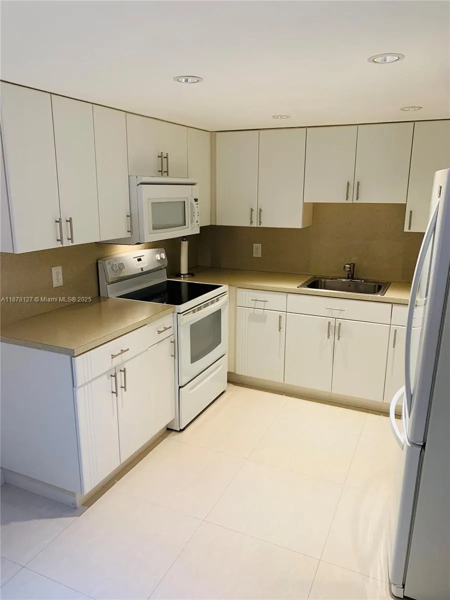 16500 Golf Club Rd, #101