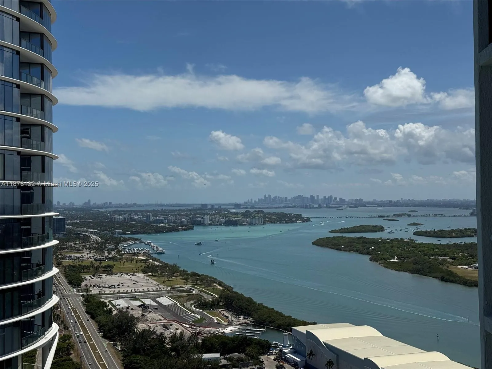 15811 Collins Ave, #3907
