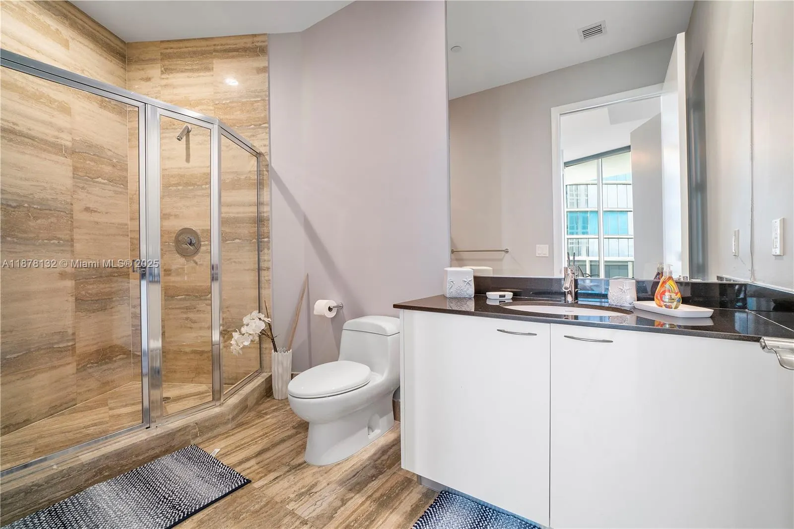 15811 Collins Ave, #3907