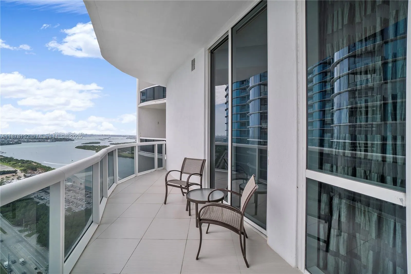 15811 Collins Ave, #3907