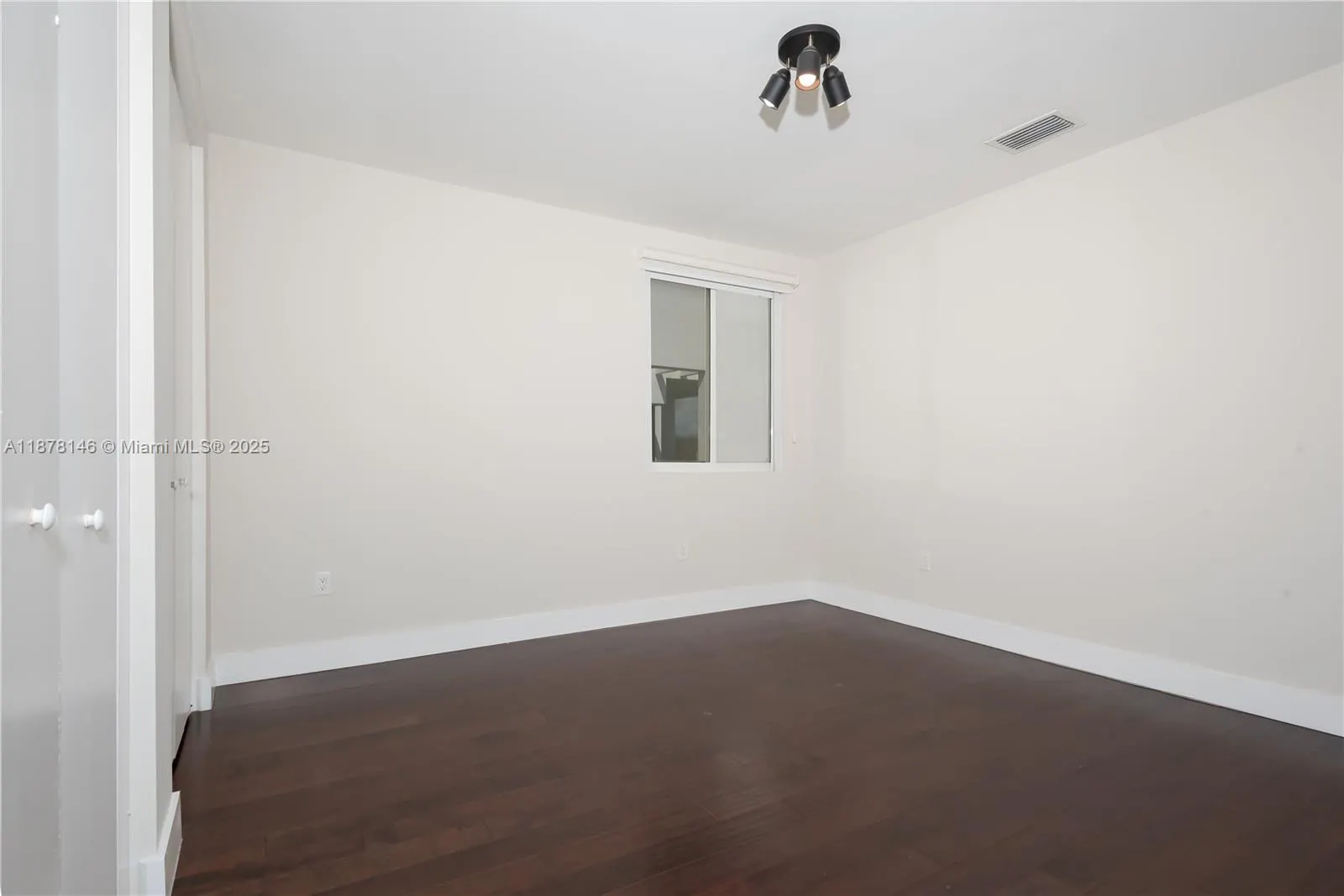 10050 NW 74th Ter