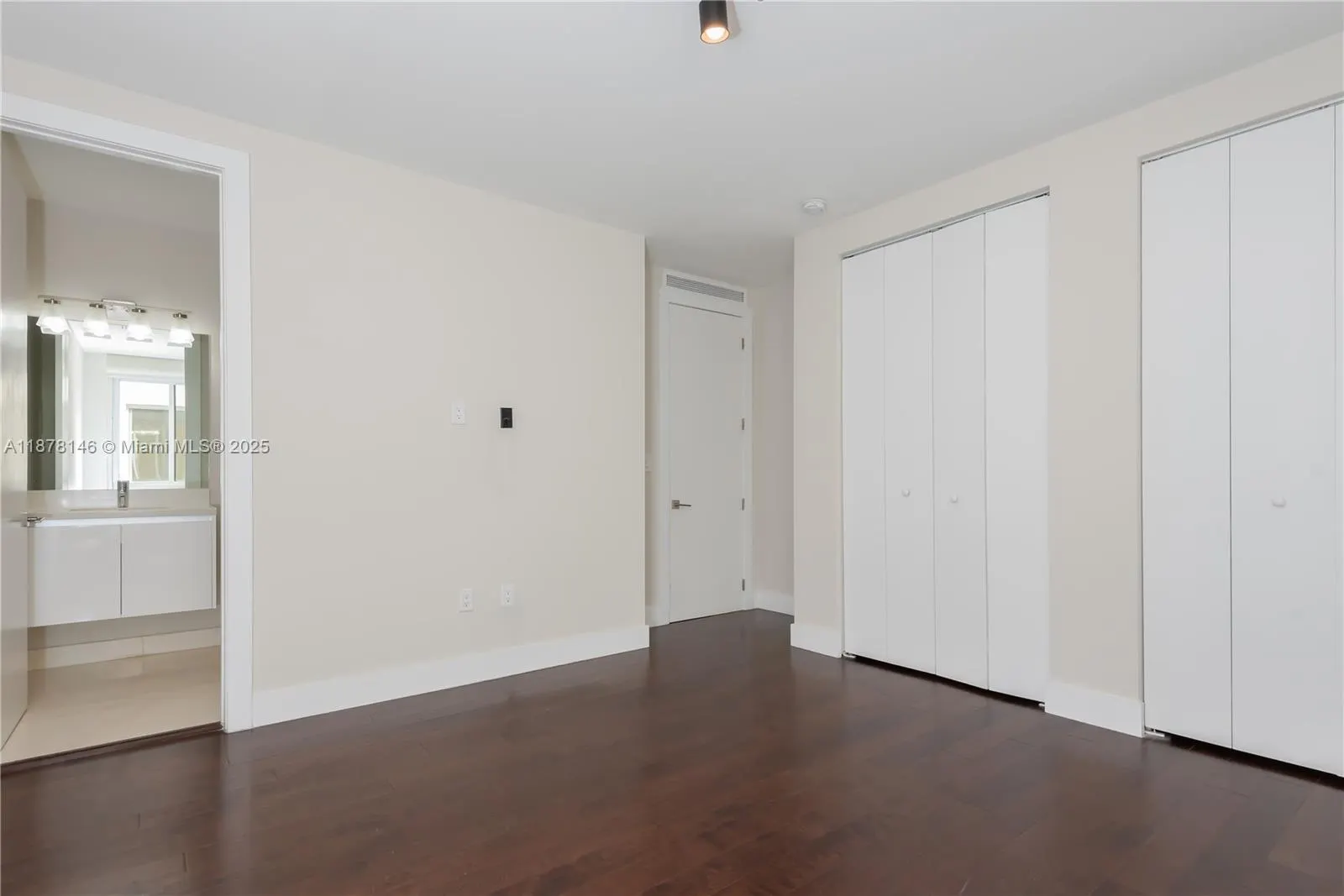 10050 NW 74th Ter