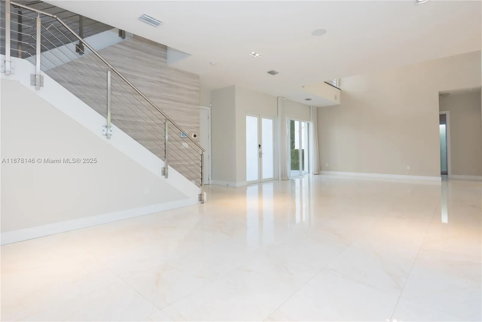 10050 NW 74th Ter