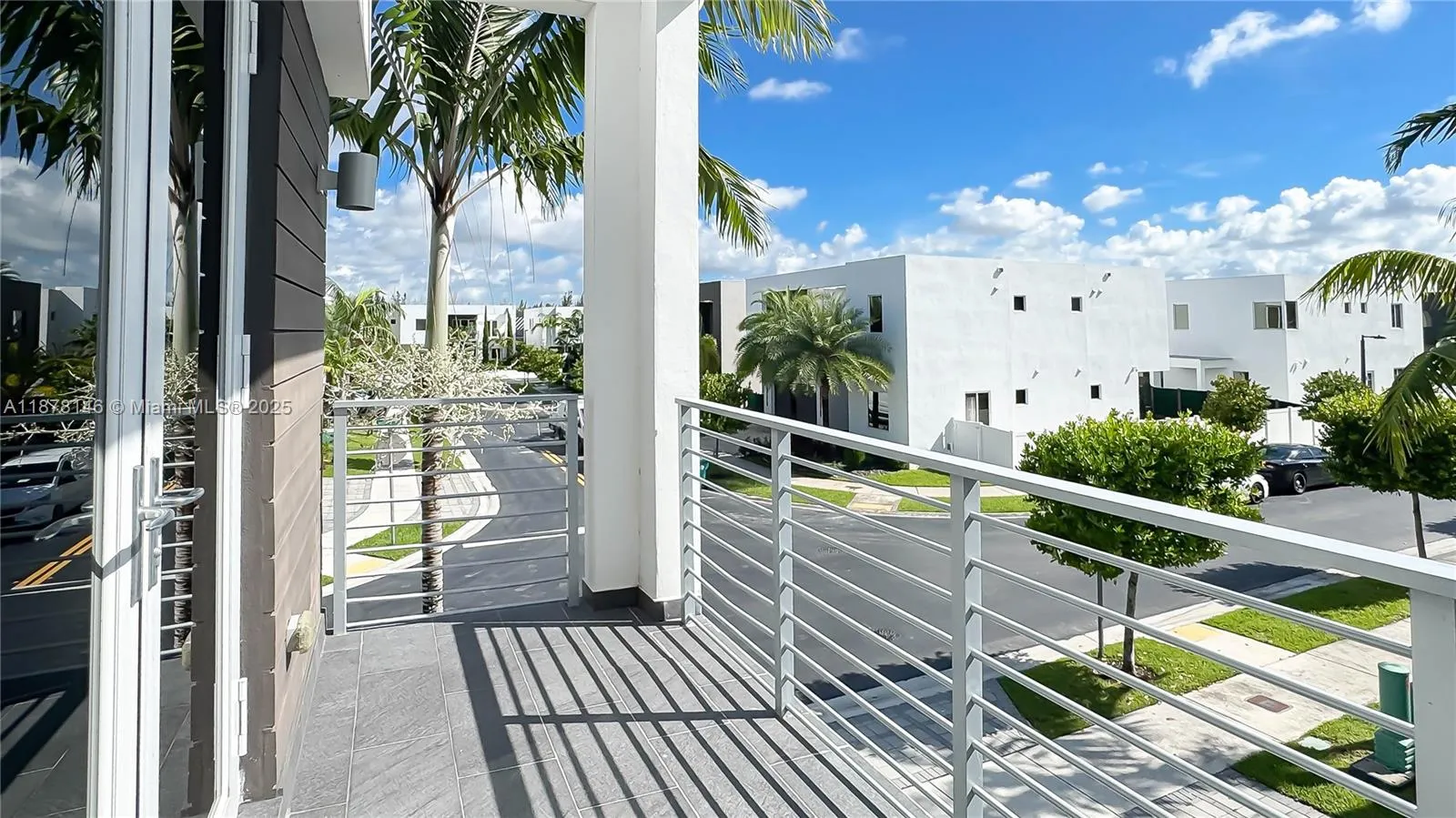 10050 NW 74th Ter