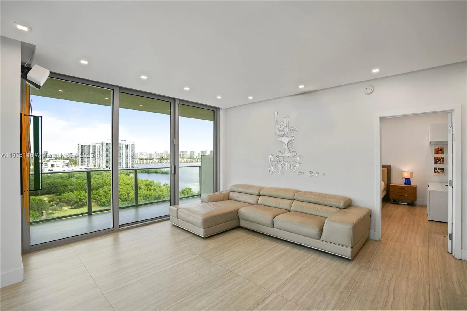 16385 Biscayne Blvd, #1601
