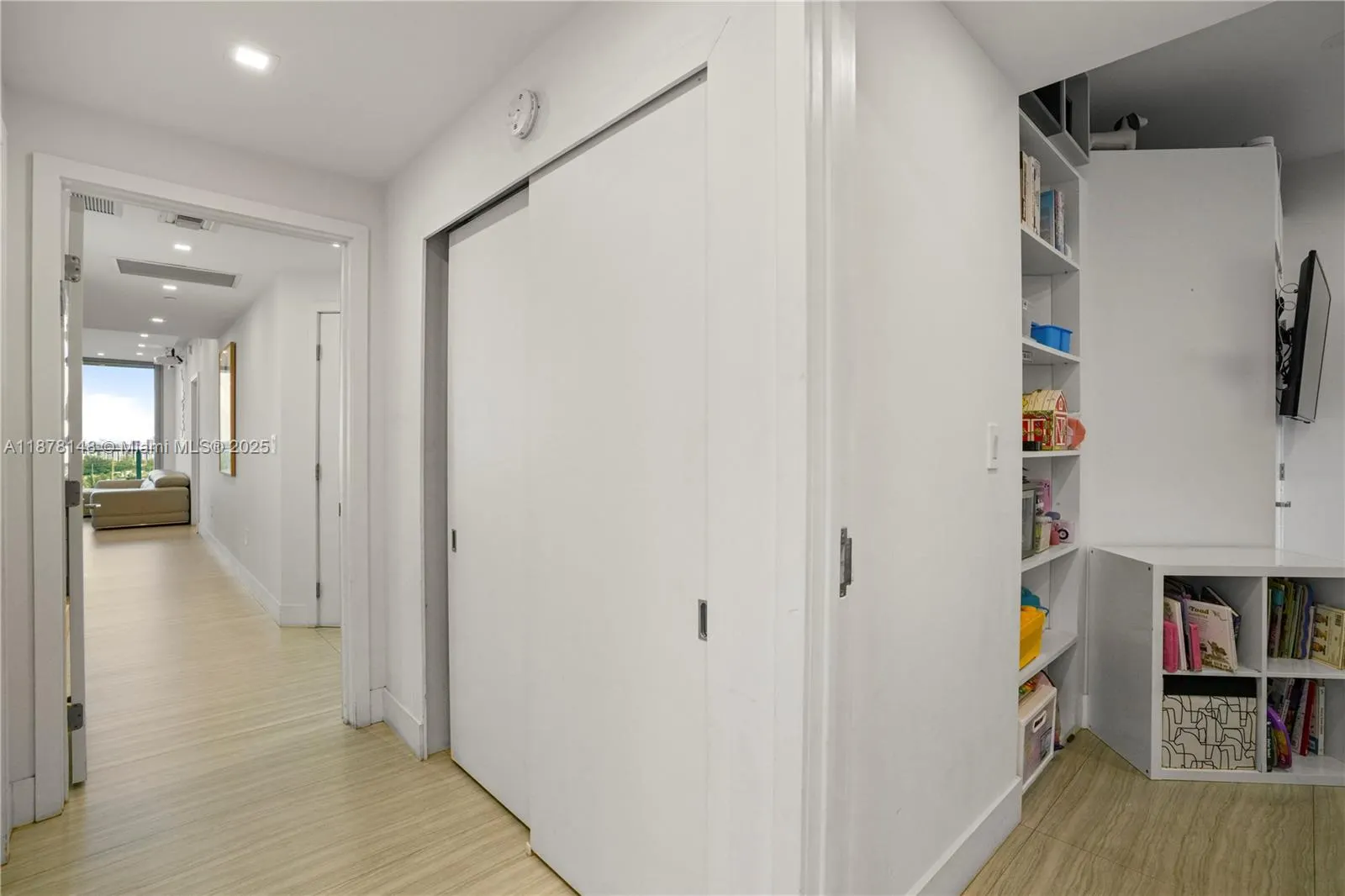 16385 Biscayne Blvd, #1601