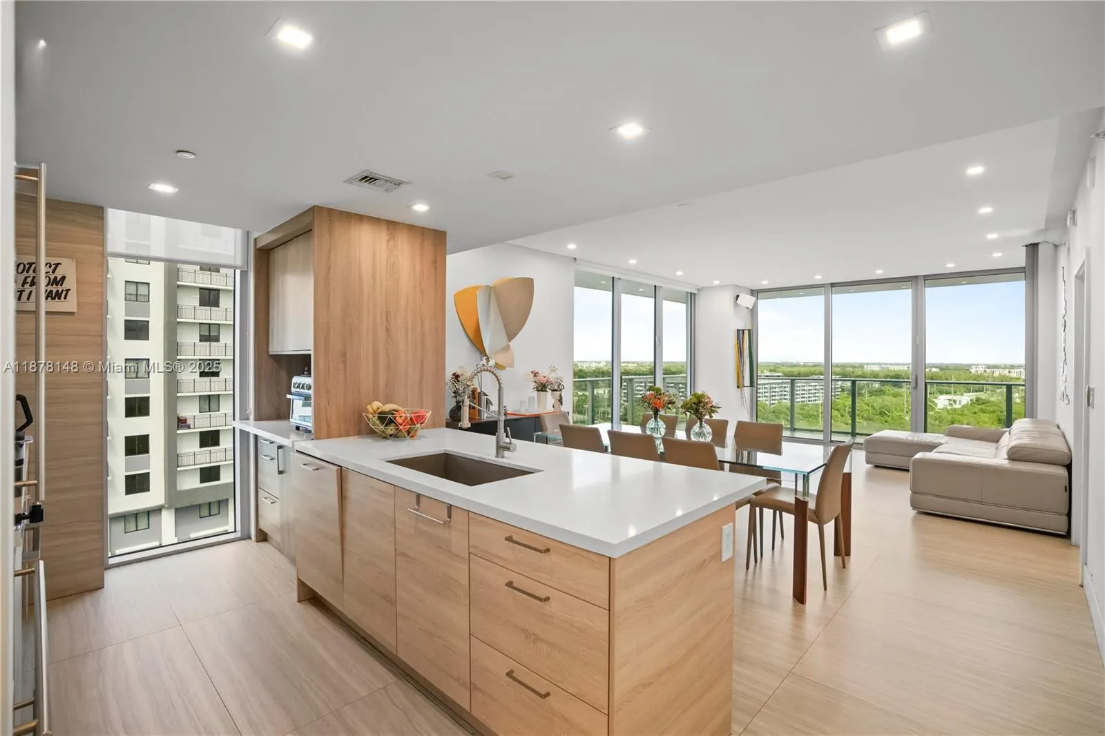 16385 Biscayne Blvd, #1601