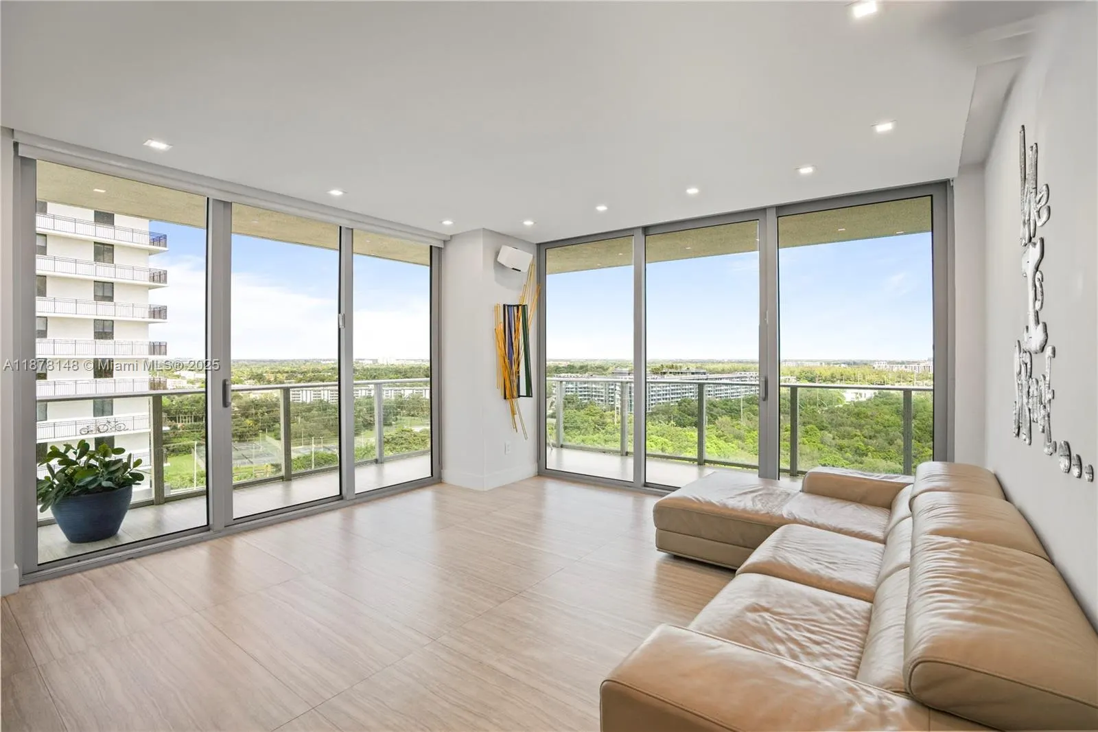 16385 Biscayne Blvd, #1601