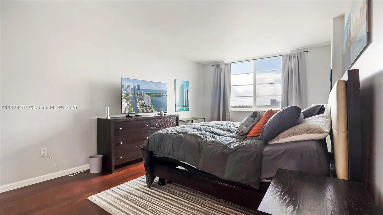 500 Bayview Dr, #732