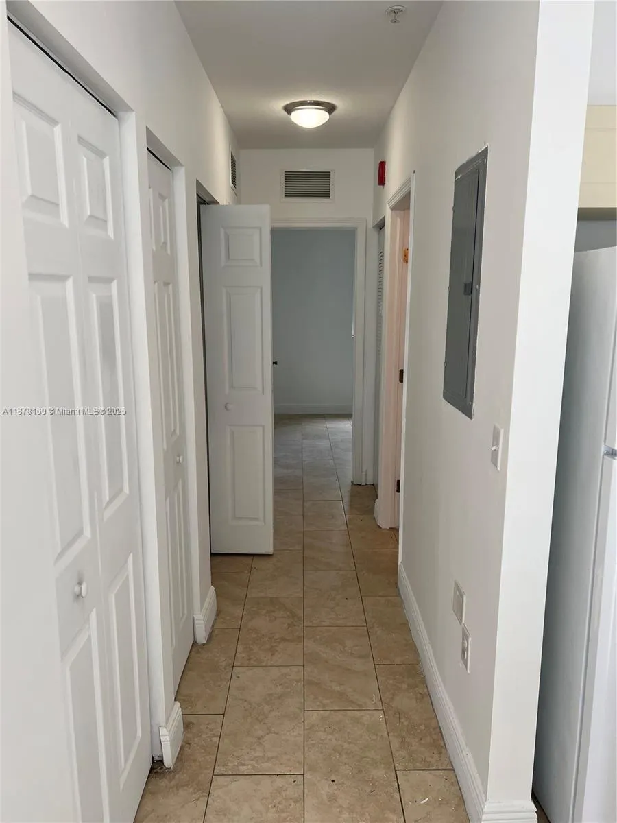 211 W 79th Pl, #302
