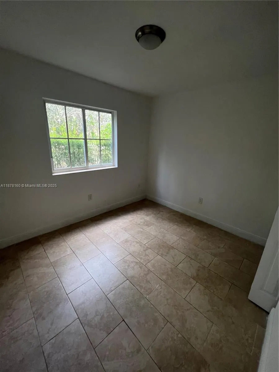 211 W 79th Pl, #302