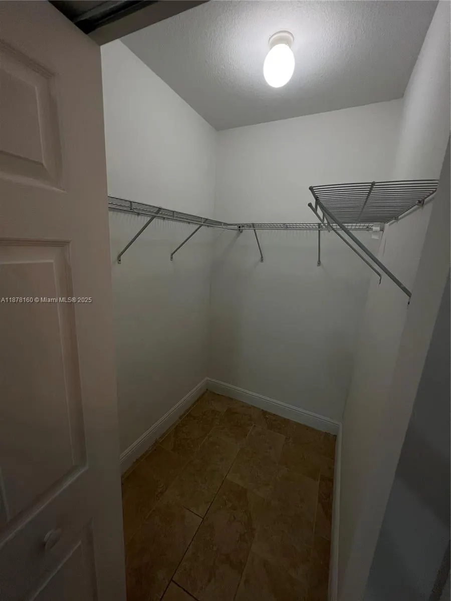 211 W 79th Pl, #302