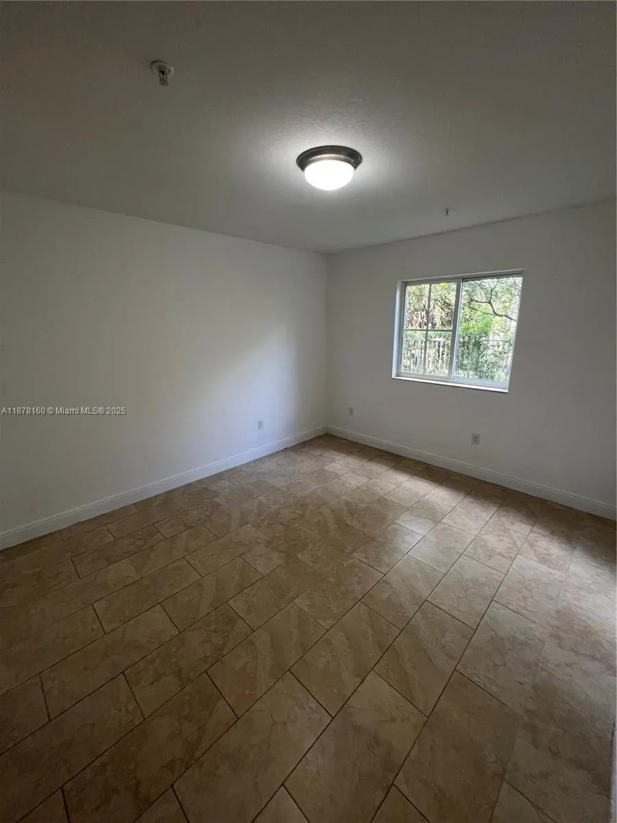 211 W 79th Pl, #302