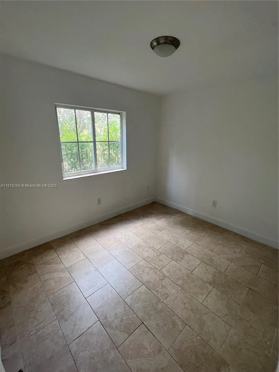 211 W 79th Pl, #302