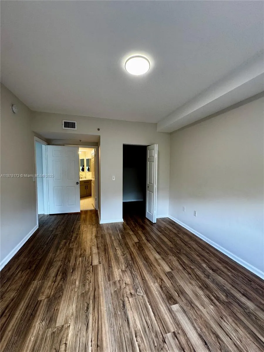 17125 N Bay Rd, #3508