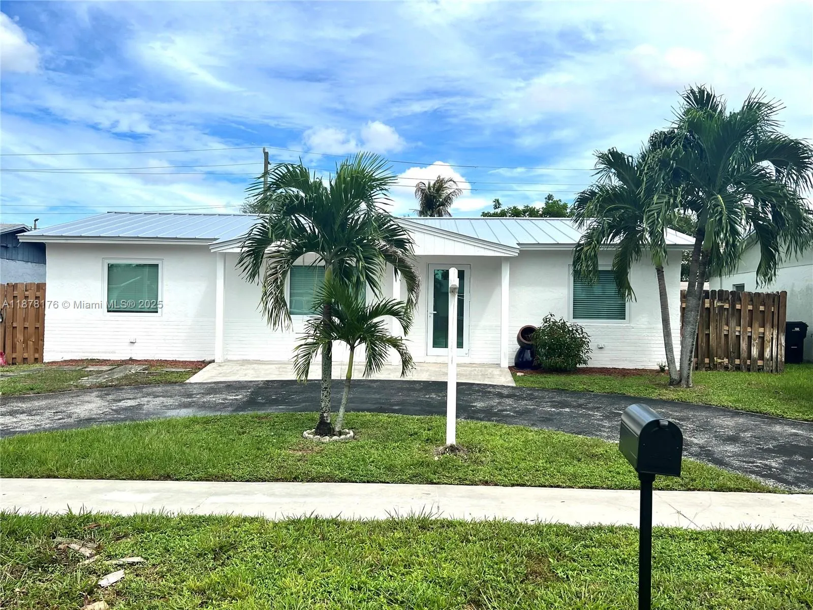 318 SW 76th Ter