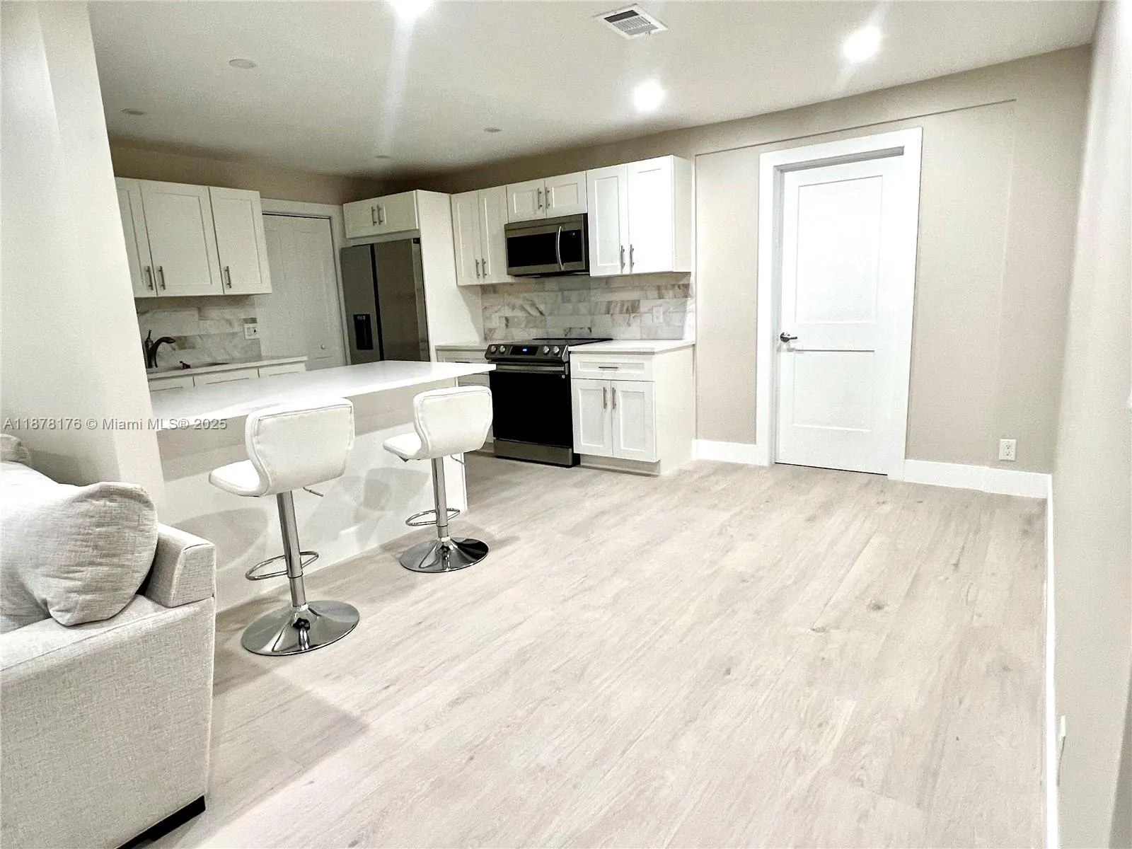 318 SW 76th Ter