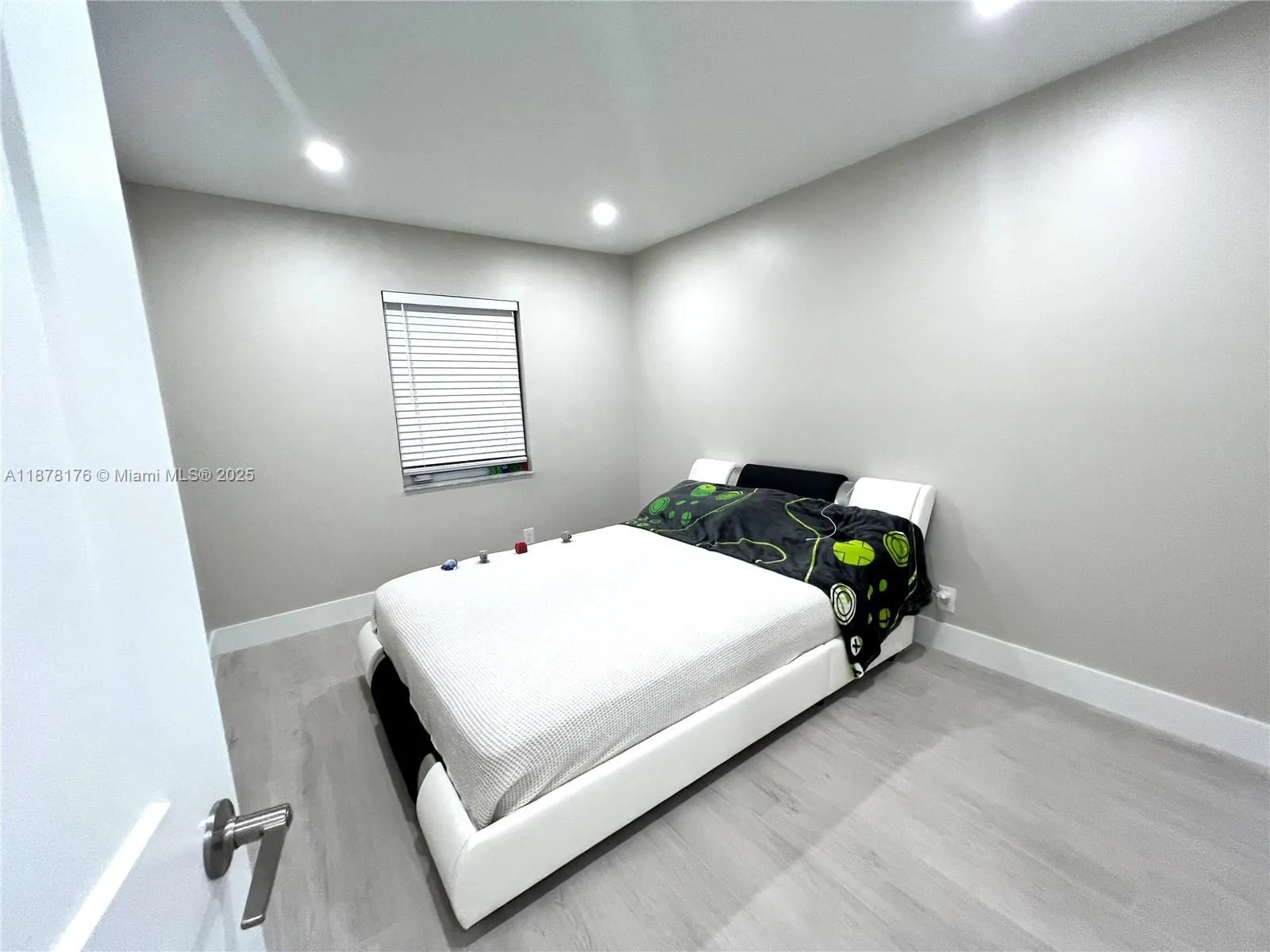 318 SW 76th Ter