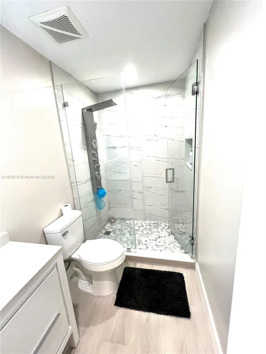 318 SW 76th Ter